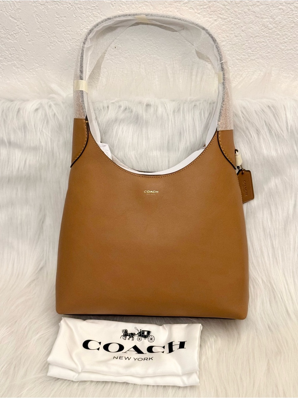 NWT Coach Brooklyn 28 Shoulder Bag CU068 With Dust Bag Brass/Honey brown